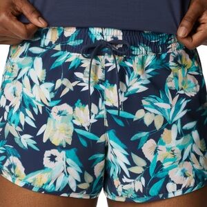 NWT Columbia Walnut River Women's Shorts.